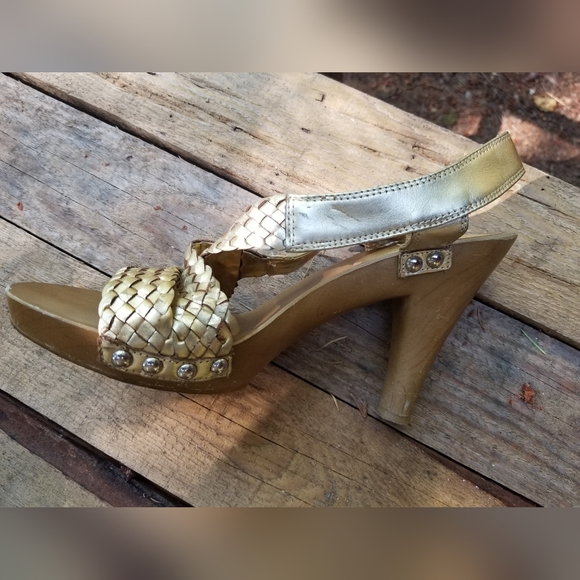 Size 9 Nine West High Heel Platform Shoes Ladies Gold Wood Sandals - Picture 5 of 8